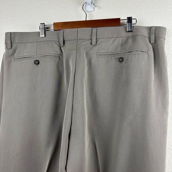 Cutter & Buck Men's Size 42x34 Golf Pants Neutral Oyster Taupe Pleat Front New - Picture 4 of 16